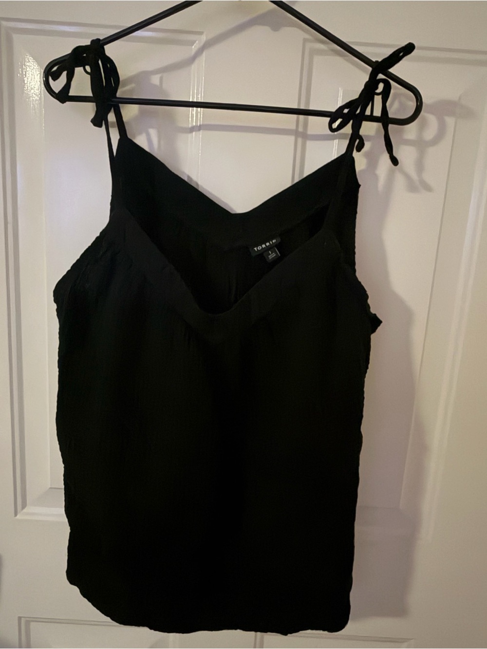 torrid Size 1 Black Tie-Shoulder V-Neck Cami